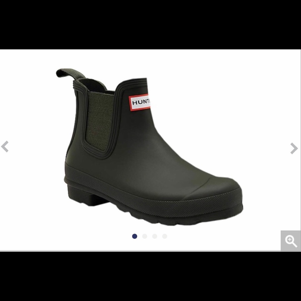 Size 6.5 green Hunter low rise rain boots